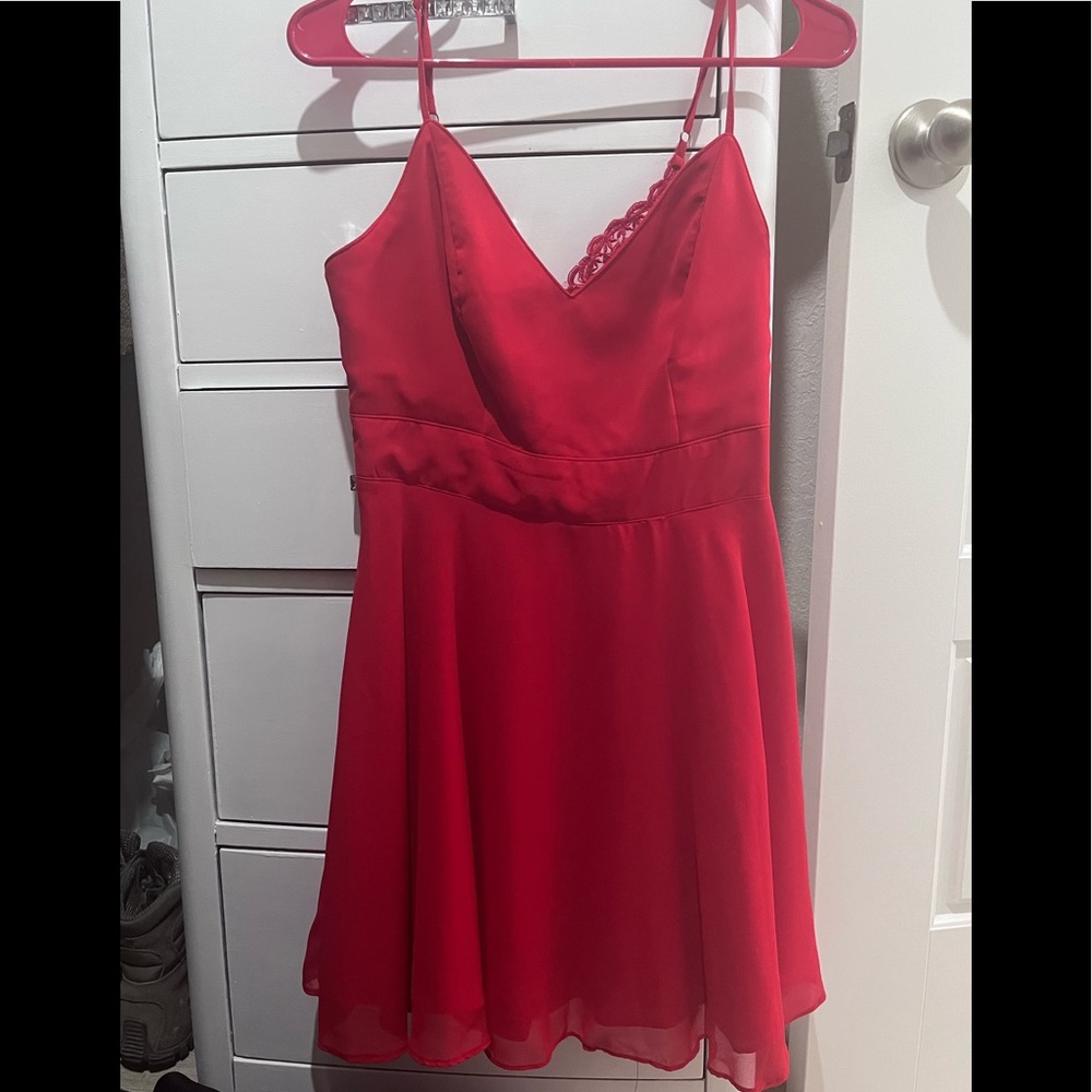 Red LuLu’s “skater dress” with back lace. Sz medium.